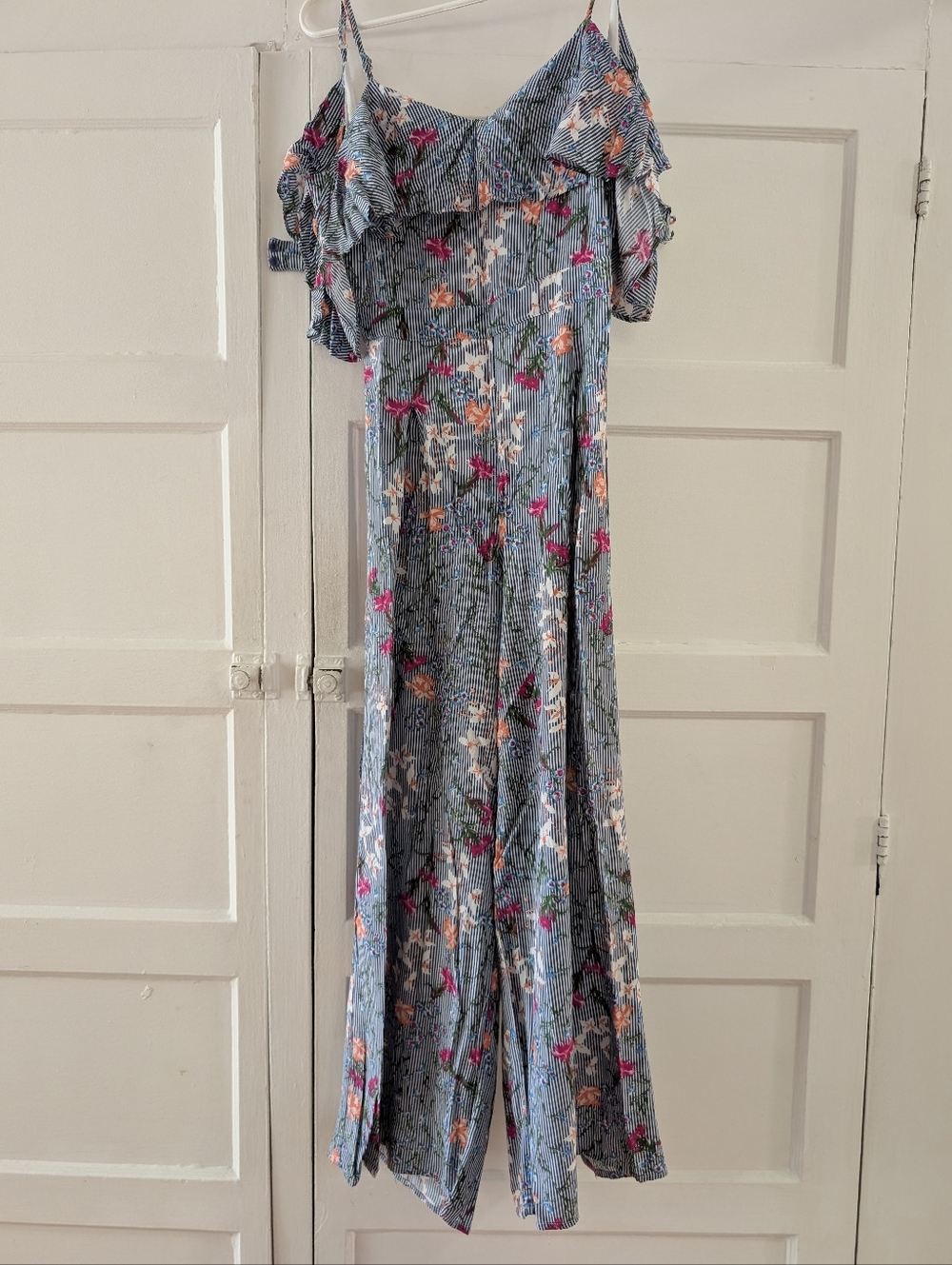 Jealous Tomato Striped Blue Floral Off-Shoulder Flowy Jumper Size L.